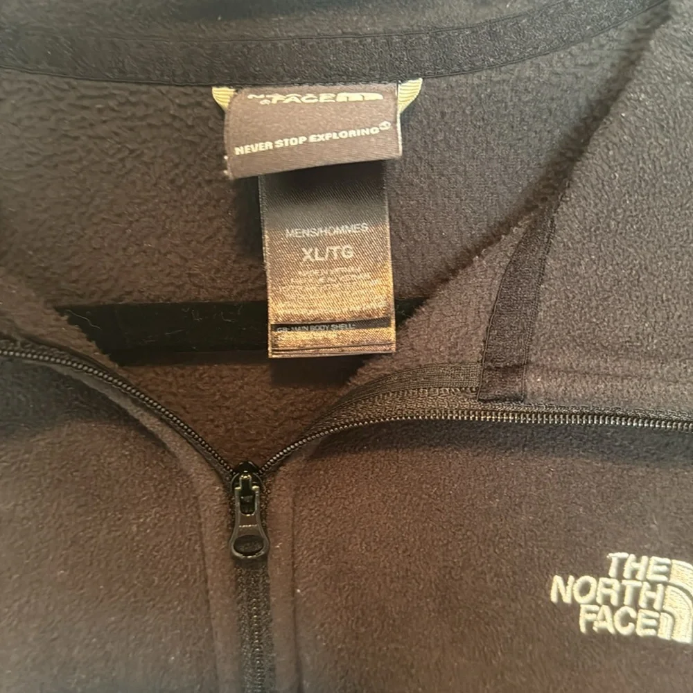 Men’s North Face 1/4 zip - Picture 2 of 3
